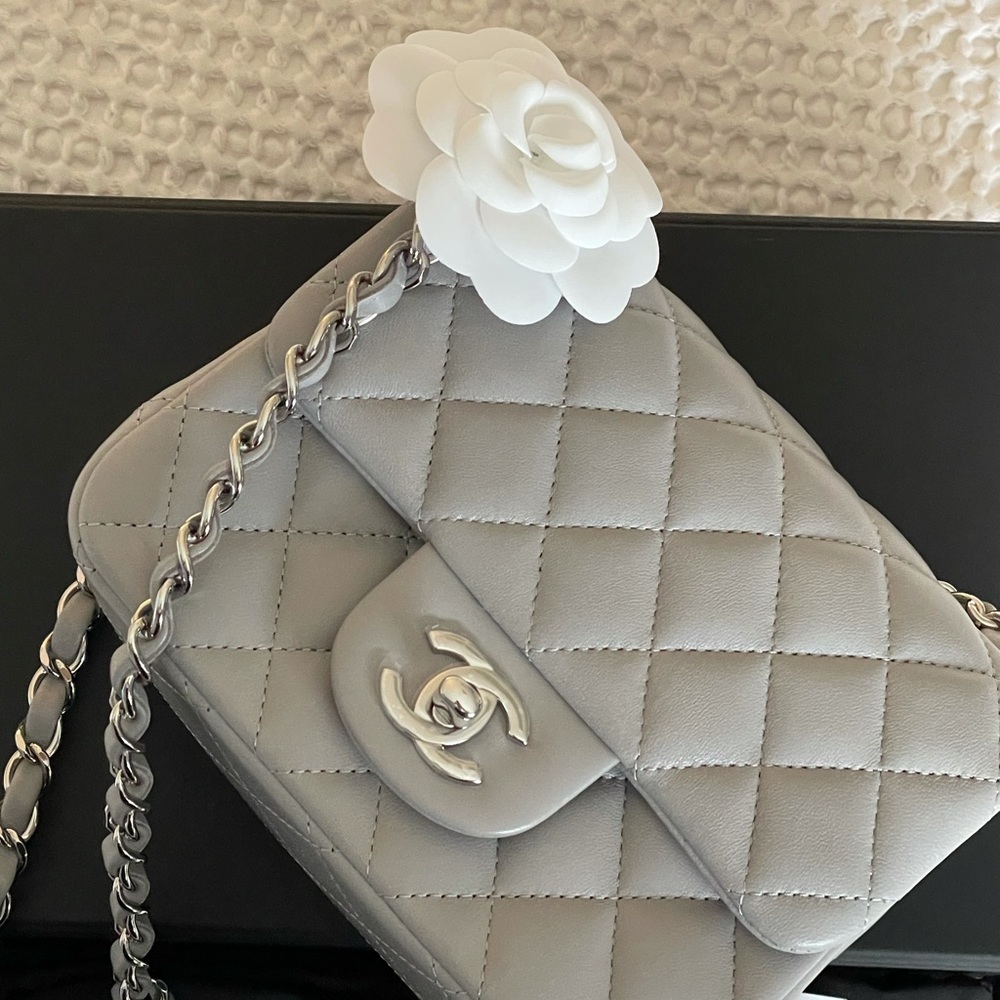 NEW 21B Chanel Grey Classic Mini Square SHW Lamb - Picture 11 of 14